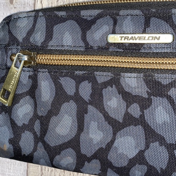 Travelon black & grey leopard print wallet - Picture 4 of 11